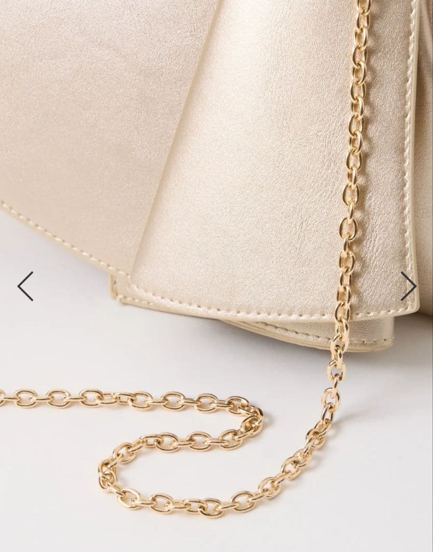 【AIMER（エメ）】ゴールド フレアタッククラッチバッグ