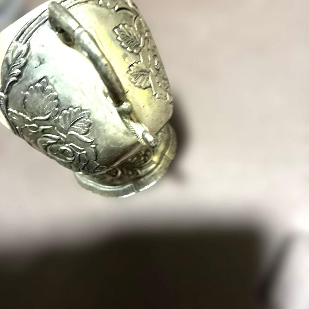 ヴィンテージ シルバープレート シュガー ポットエンボス加工のバラ