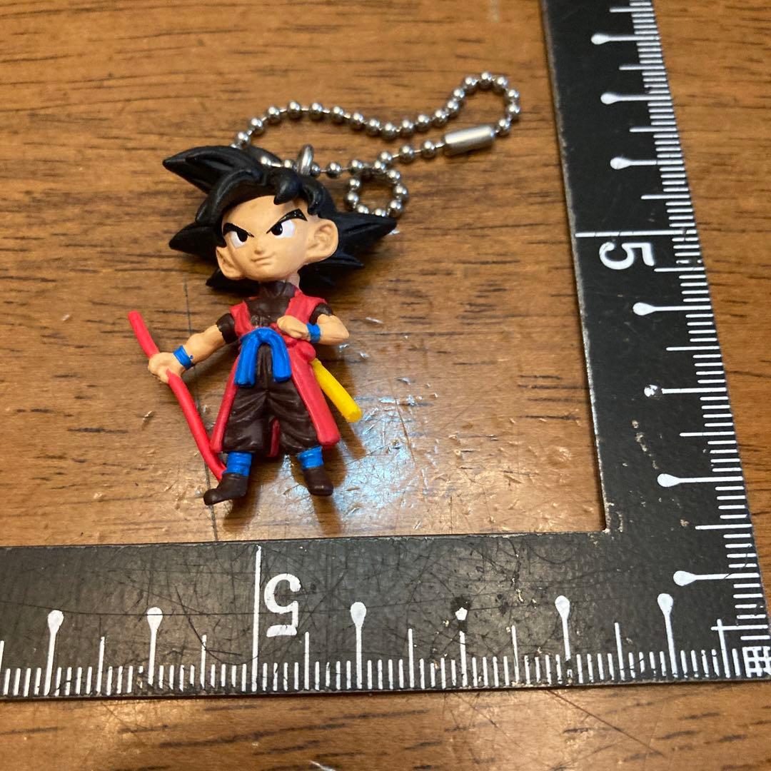 キーホルダー　ドラゴンボール　孫　悟空　悟飯　正義　のどれか