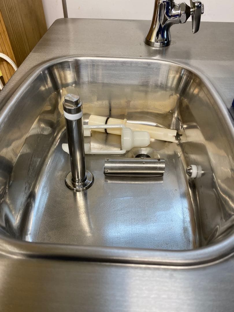 業務用ソフトクリームフリーザー修理要100V nissei NA-1409AE