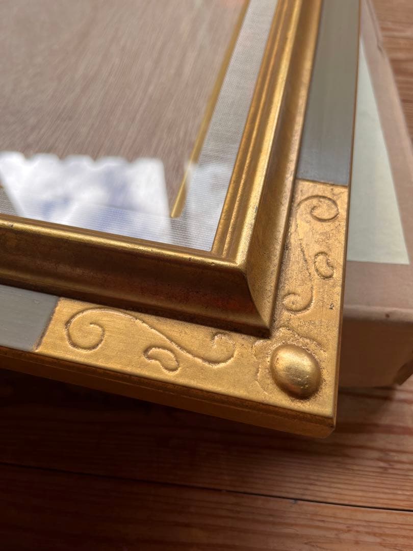 装飾的な油彩額縁 F8号サイズ　ゴールドとグレー