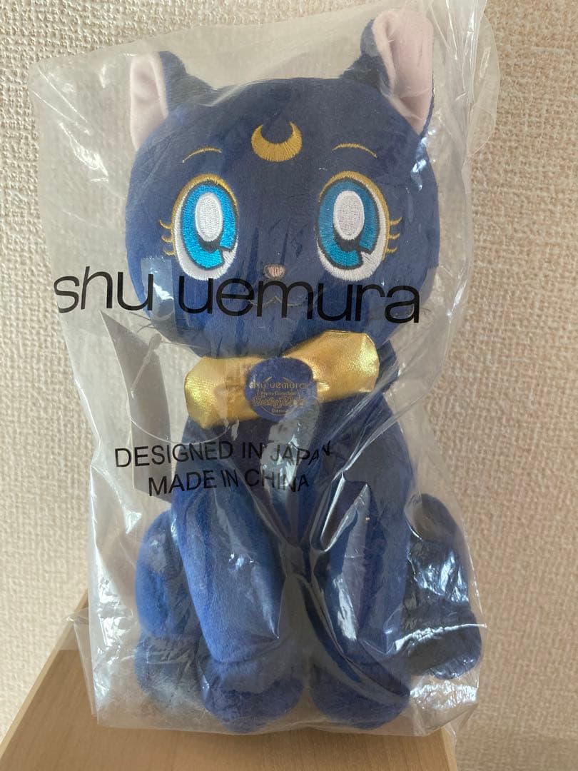 シュウウエムラ　セーラームーン　ルナ　マスコット