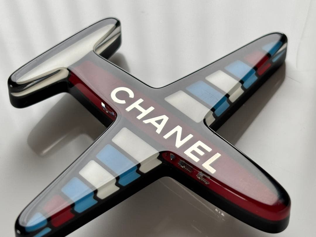 CHANEL シャネル エアライン レジンブローチ　1回着用【極美品】