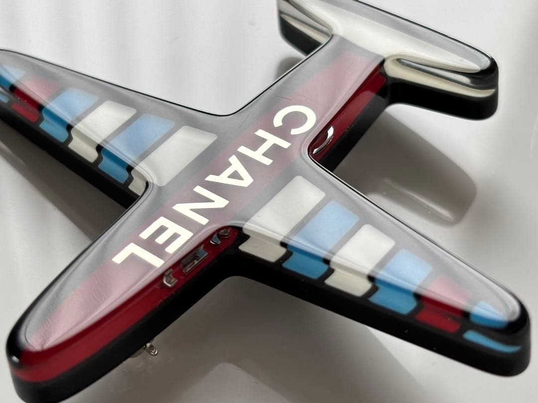 CHANEL シャネル エアライン レジンブローチ　1回着用【極美品】