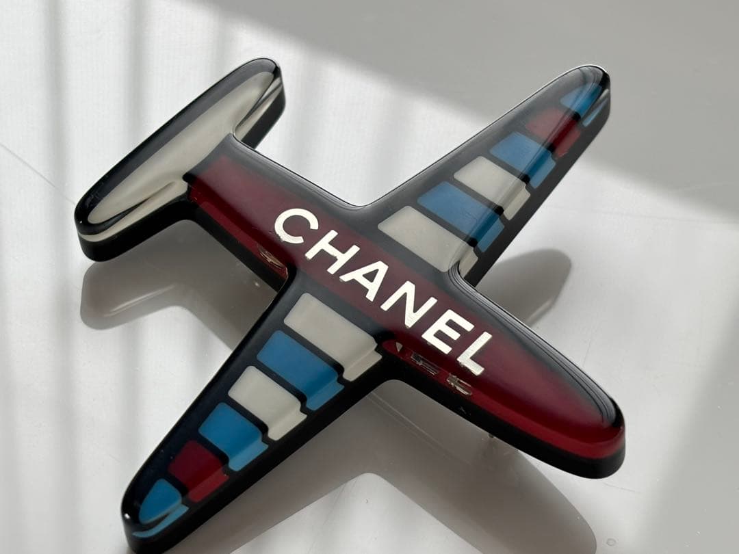 CHANEL シャネル エアライン レジンブローチ　1回着用【極美品】