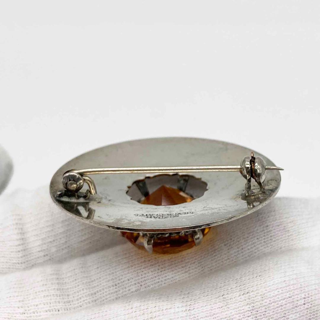 ケルトのブローチ　渦巻き紋様 水晶 シルバーメッキ MIZPAH社　s0905