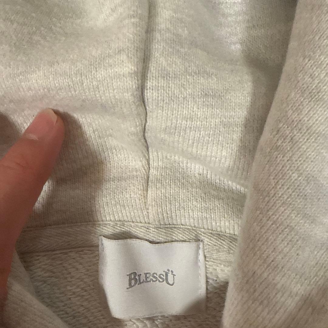 BlessU フード付きホワイトパーカー