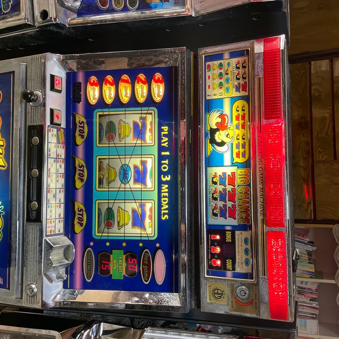 送料込み　パチスロ 4号機　クランキーコンドル　ドアキー　設定キー付きです