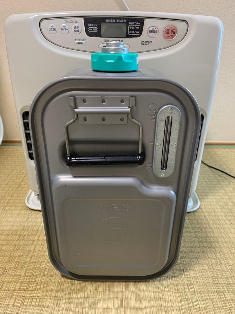 ダイニチ工業製の石油ファンヒーター「ブルーヒーター FW-465L」
