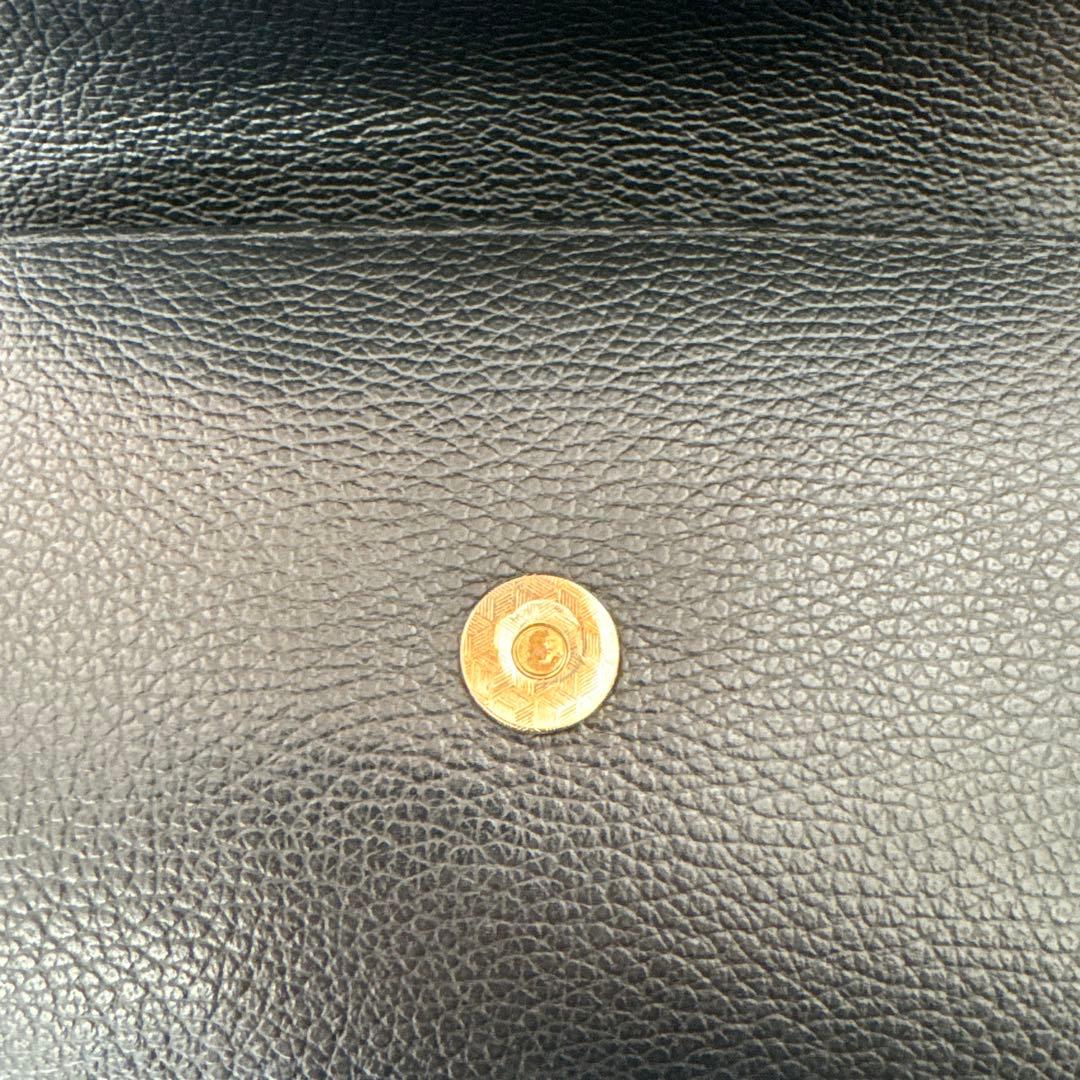 AULENTTI ブラックレザー ショルダーバッグ