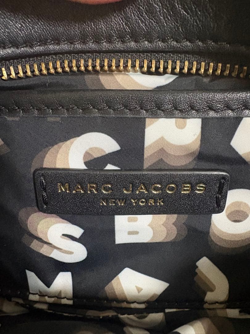 MARC JACOBS ショルダーバッグ ストラップ付き