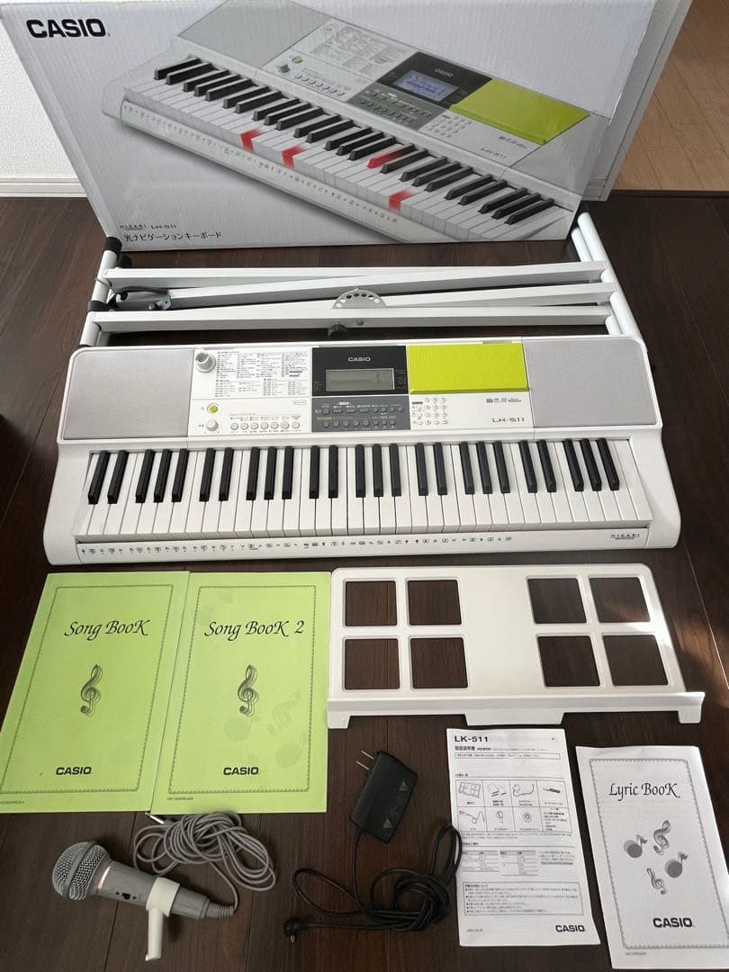 CASIO LK-511 電子ピアノ　光ナビゲーション 高さ調節可能スタンド付