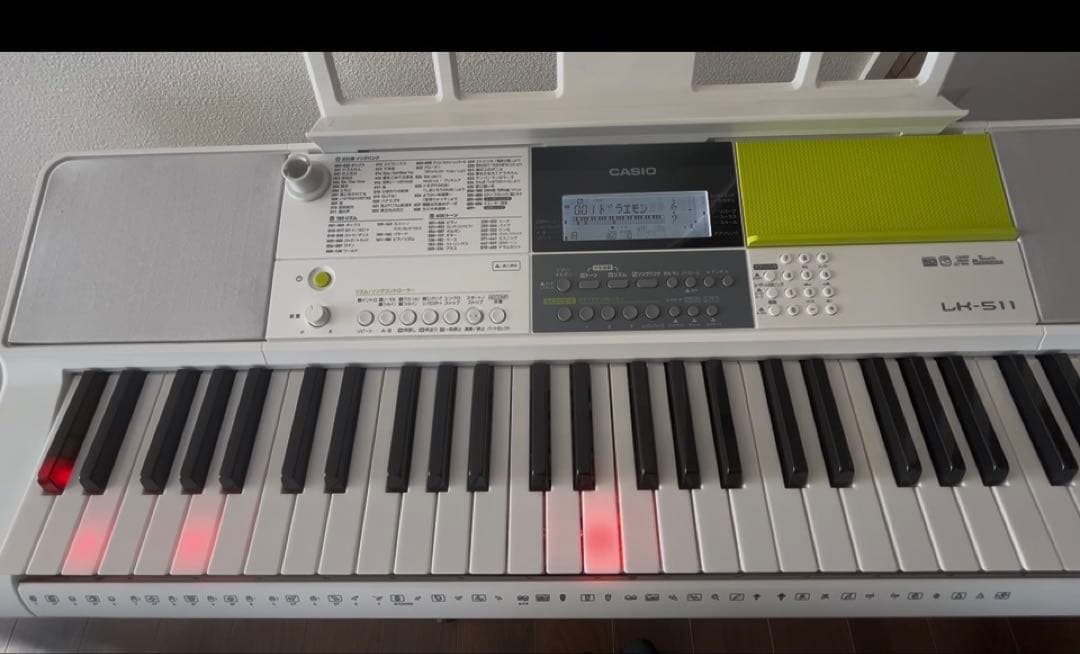 CASIO LK-511 電子ピアノ　光ナビゲーション 高さ調節可能スタンド付