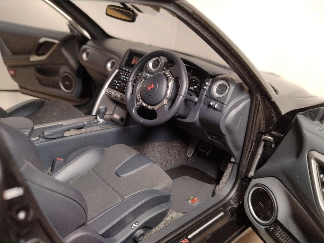 50　オートアート　1/12　GT-R R35　プレミアムエディション　黒