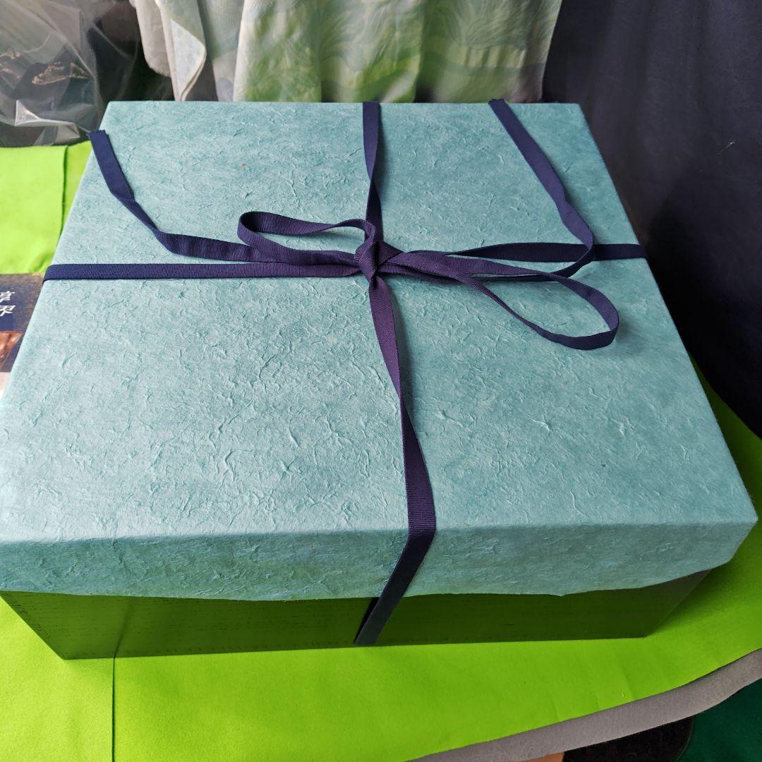 大名品。黒備前大角皿、人間国宝伊勢崎淳 図録作品記載付、日本橋三越人間国宝個展