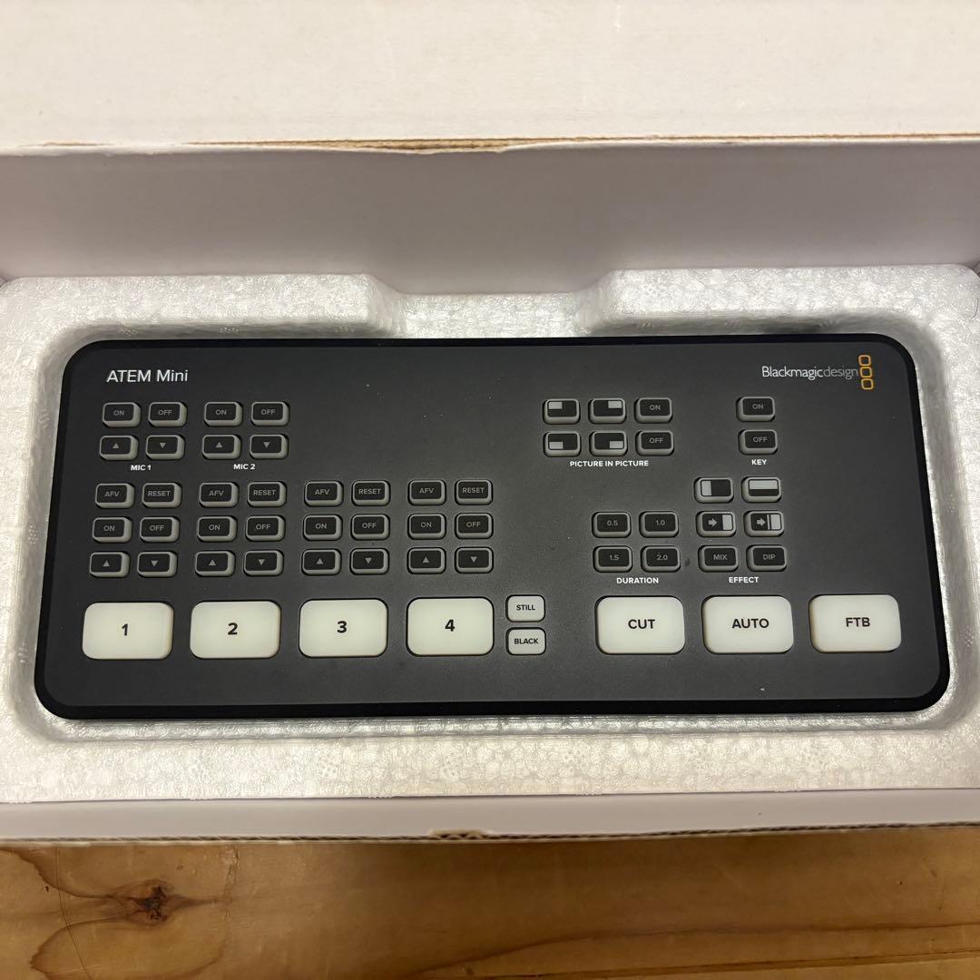 ATEM Mini プロダクションスイッチャー
