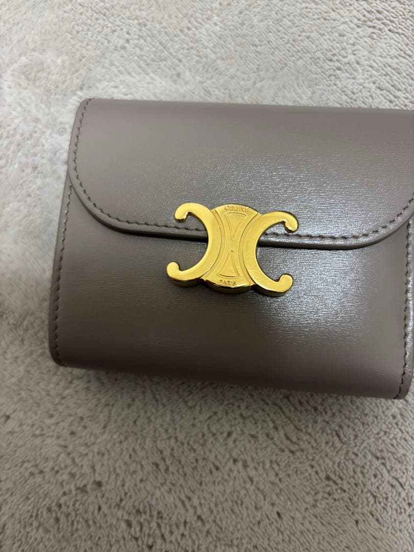 CELINE コンパクト財布　Small Tri-Fold Pebble