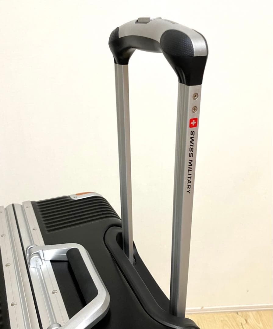 大容量105L TSAダブルロック 送料無料 スイスミリタリー プレミアム