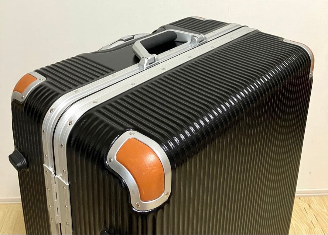 大容量105L TSAダブルロック 送料無料 スイスミリタリー プレミアム