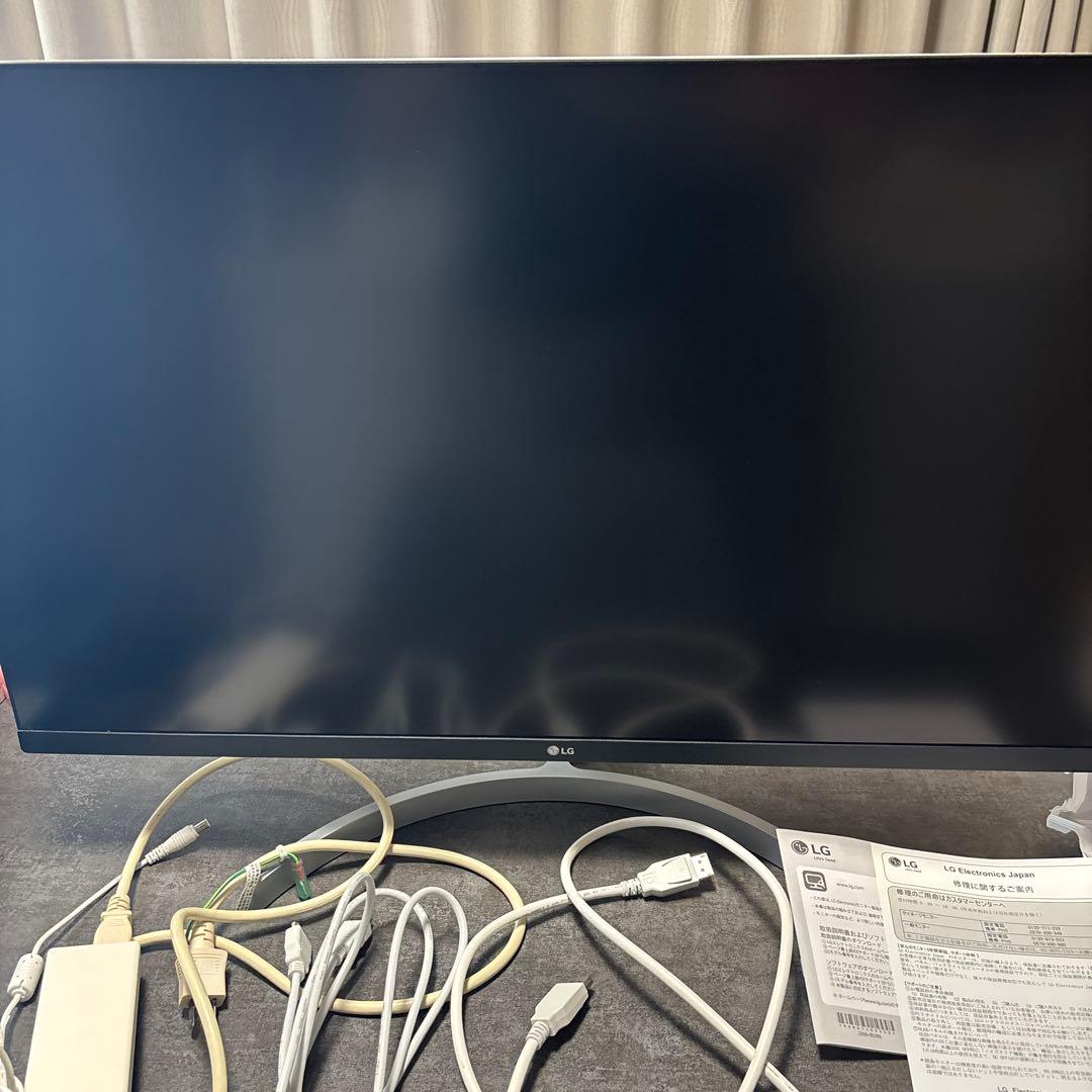 LG 4Kディスプレイ モニター本体 31.5インチ