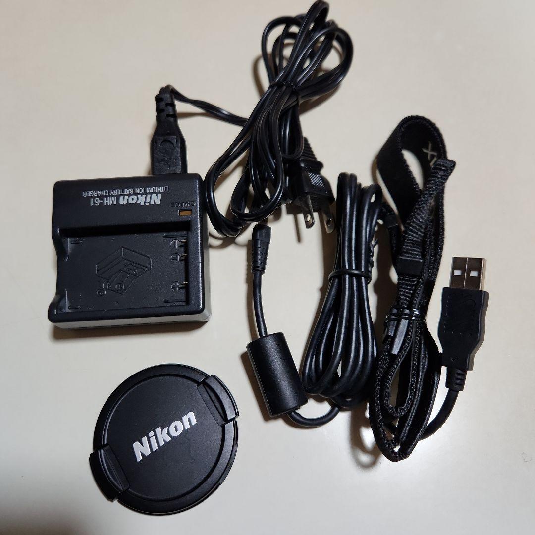 Nikon Coolpix P90 本体と付属品