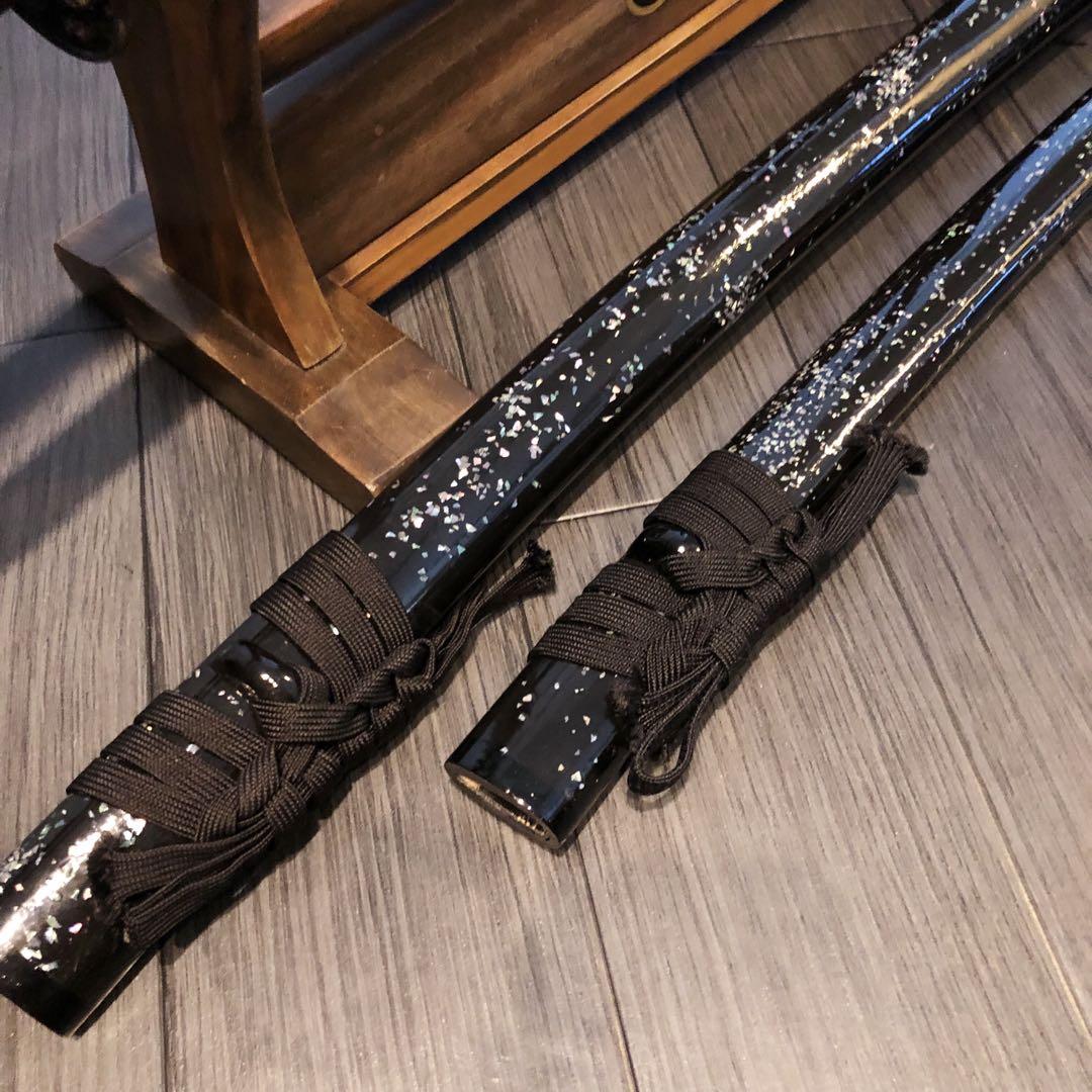 高級模造刀　優乱刃紋　大小セット　黒拵え　太刀　脇差　大小セット