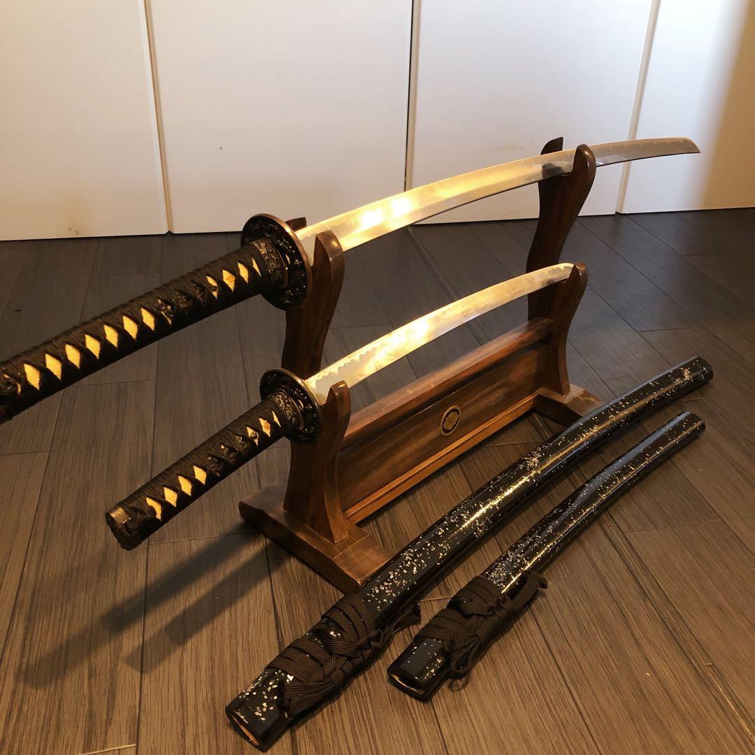 高級模造刀　優乱刃紋　大小セット　黒拵え　太刀　脇差　大小セット