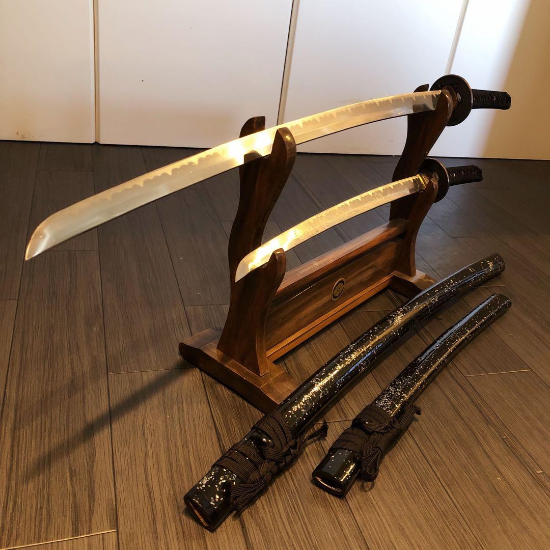 高級模造刀　優乱刃紋　大小セット　黒拵え　太刀　脇差　大小セット