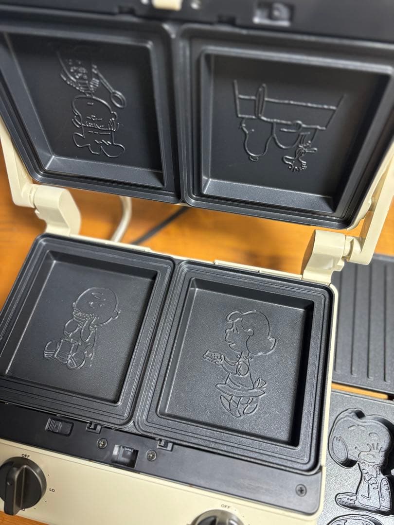 グリルサンドメーカーダブル　PEANUTS BRUNO