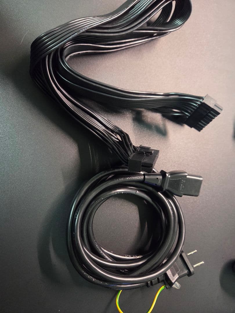 電源ユニット thermaltake TOUGHPOWER PF3 1050W