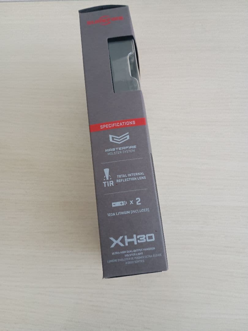実物 Surefire XH30 1000ルーメン LEDライト