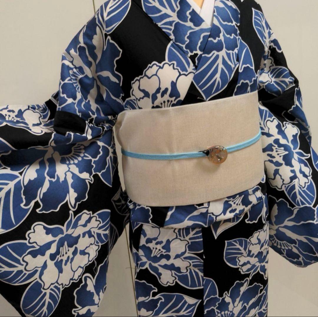 浴衣　ゆかた　ユカタ　サイズM クロ✖️ネイビー　花柄　浴衣単品