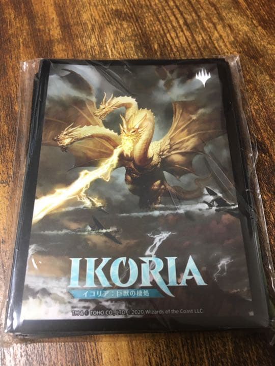 マジックザギャザリング：BOX限定ゴジライラストスリーブ