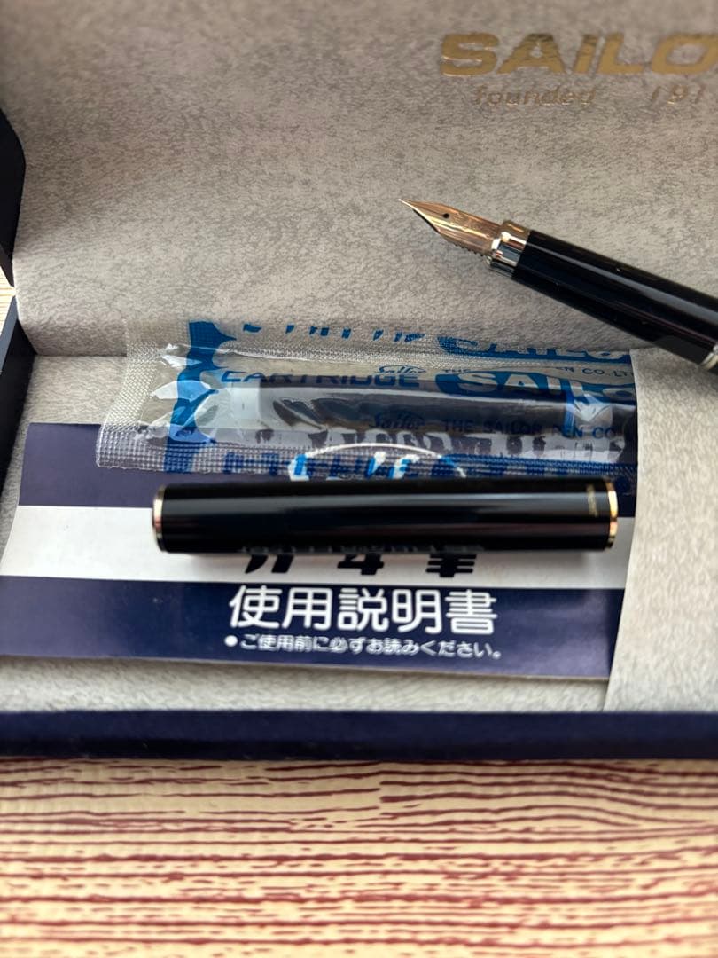 SAILOR 万年筆 黒 14Ｋ　未使用 カートリッジ付き