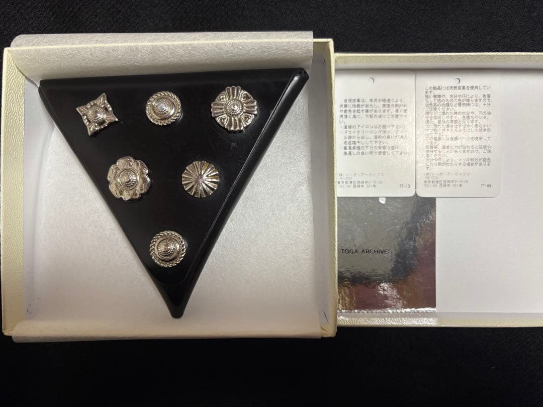 TOGA ARCHIVES Leather triangle ケース