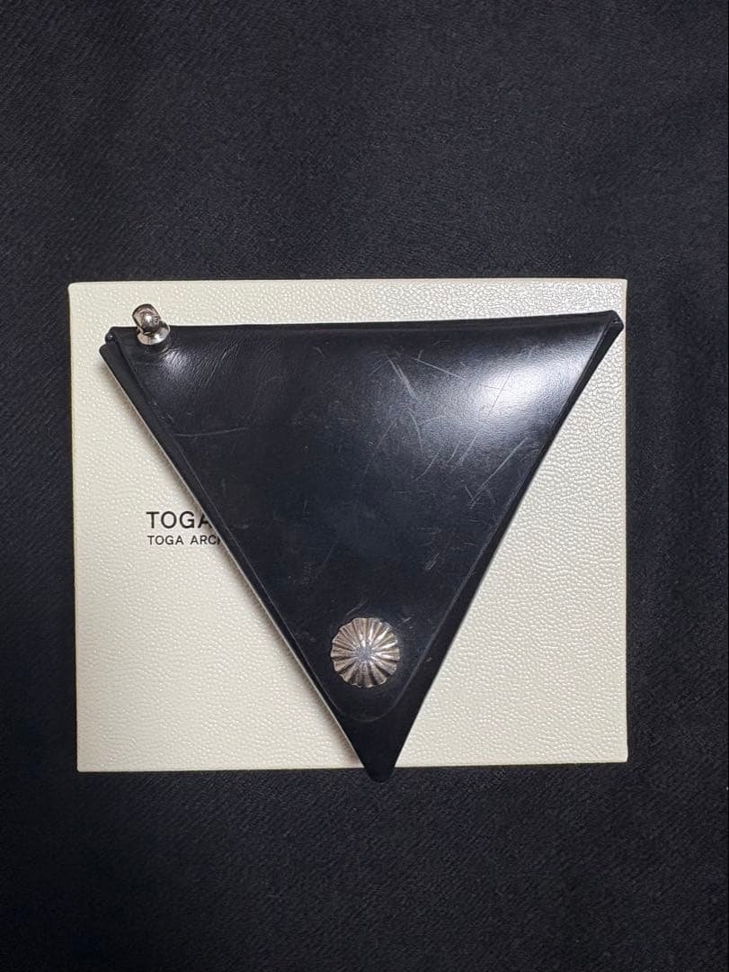 TOGA ARCHIVES Leather triangle ケース