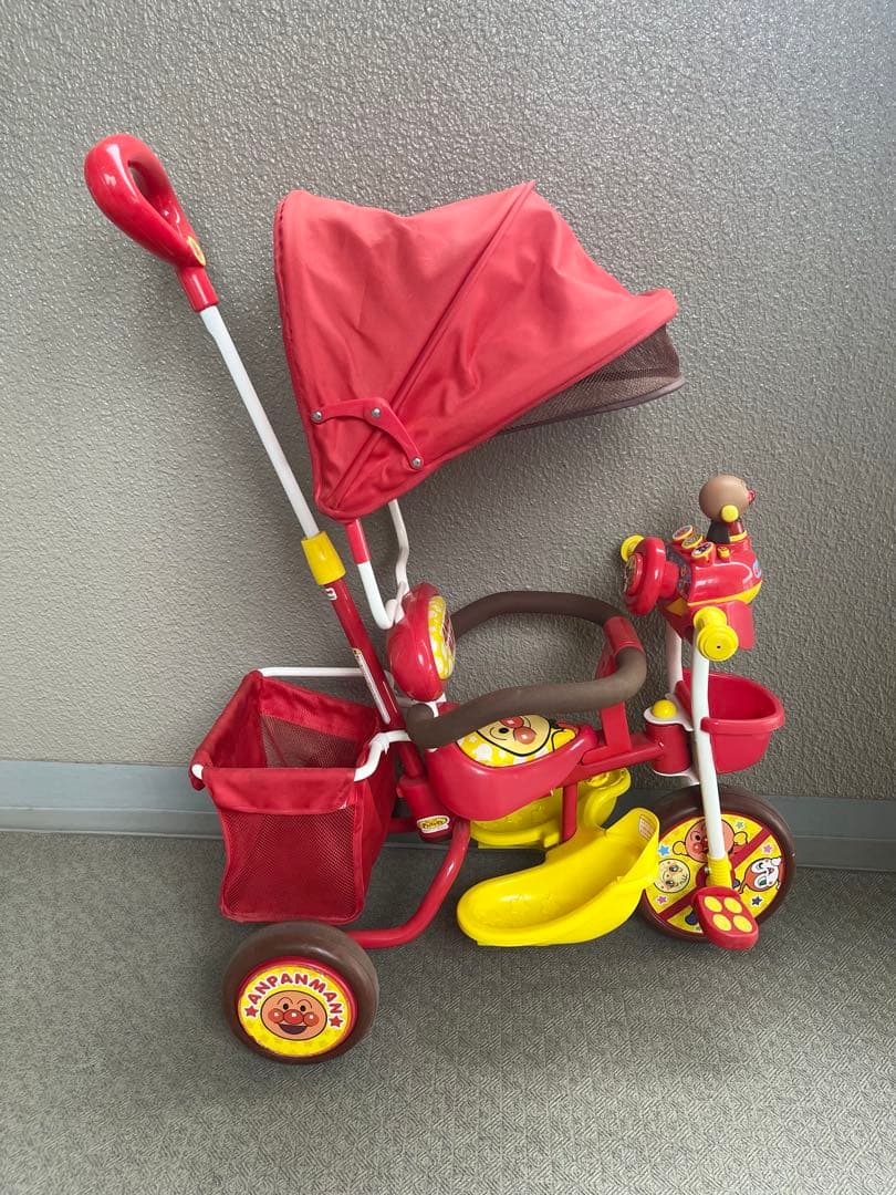 アンパンマン　デラックス　三輪車　サンシェード付き アンパンマン　DX 赤　子供