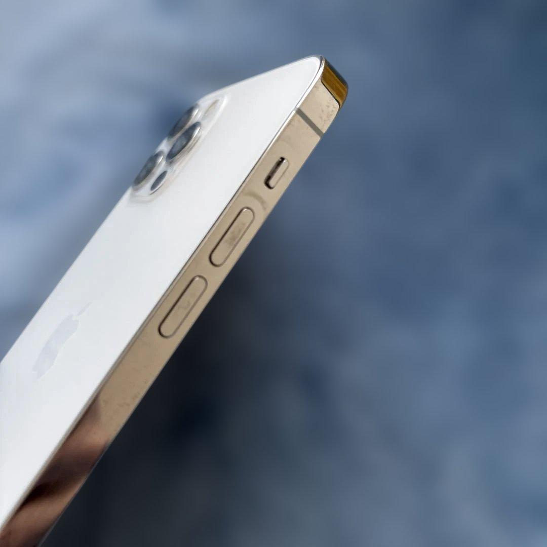 Apple iPhone 12 Pro シルバー　本体　256GB