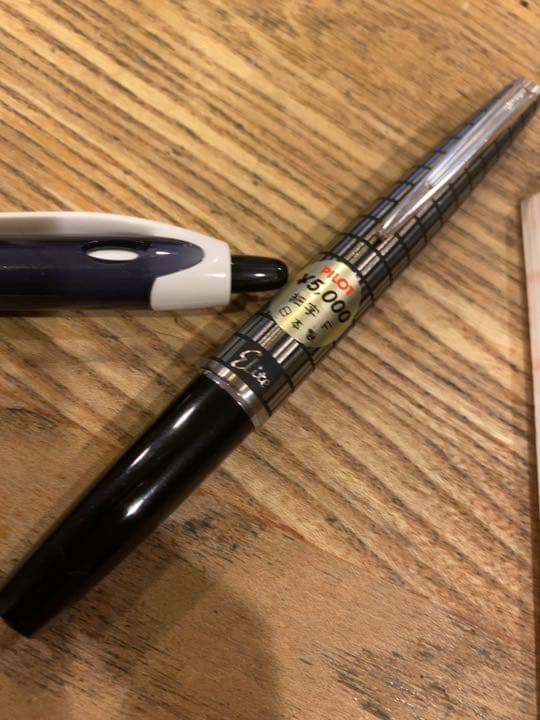 パイロット　pilot エリート　elite 半格子