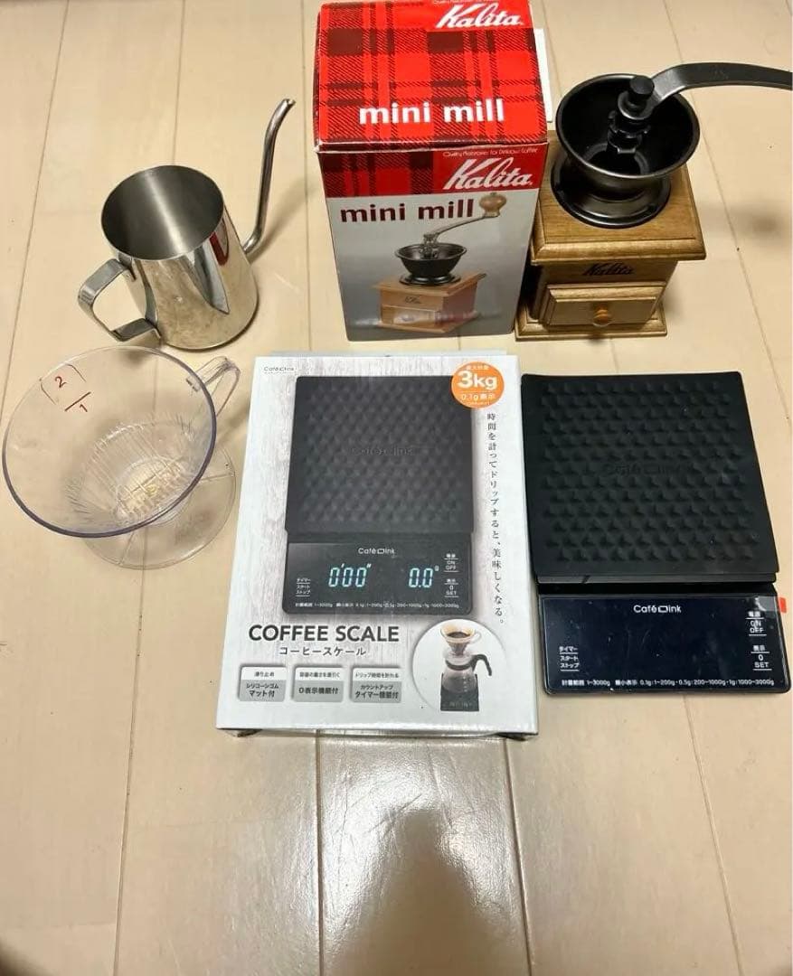 コーヒーミル、コーヒードリッパー、などのセット
