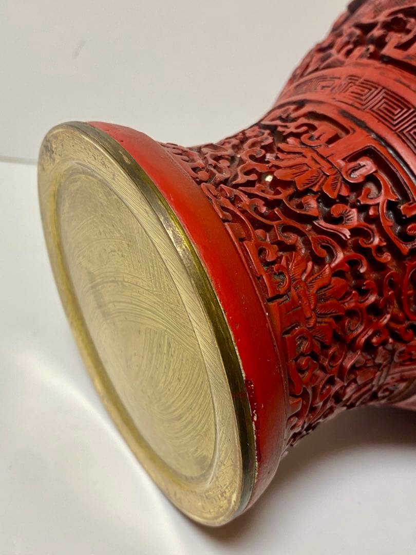 赤色彫刻装飾花瓶 中国古美術 壺　花瓶　中国堆朱　アンティーク