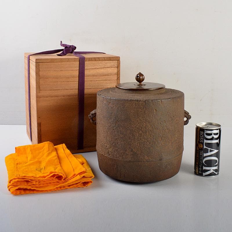 茶道具　釜師　伊藤鐐一造　肩衝筒釜　鉄釜　共箱　V　6567C