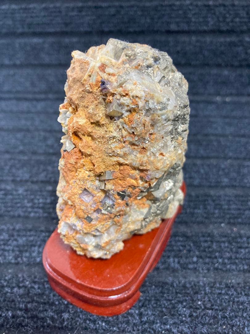 金鉱石　鉱物標本　鉱石