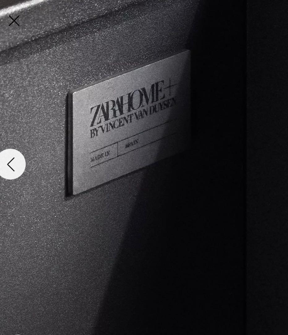 ZARA  BY VINCENT VAN DUYSEN メタルボックス