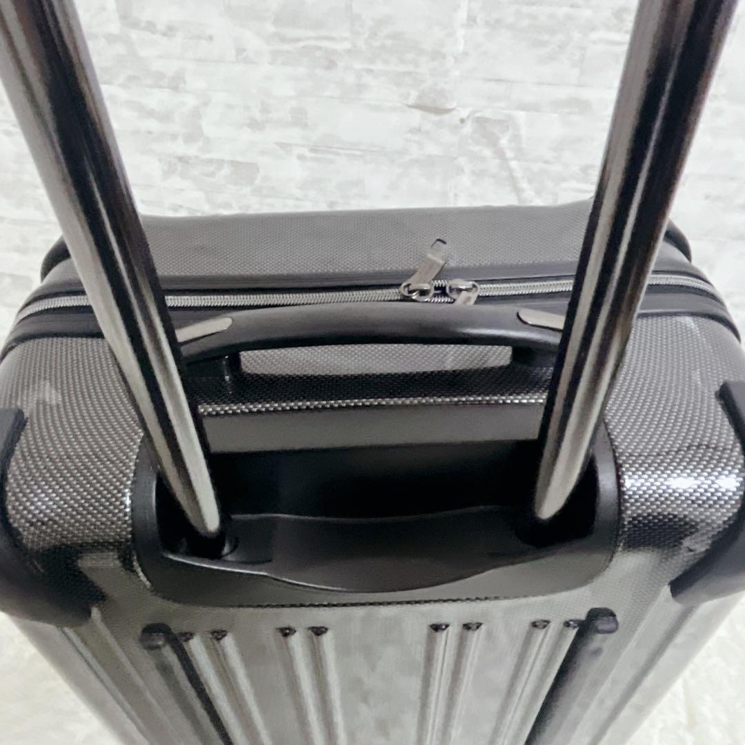 希少　テットオム　スーツケース　キャリーケース　ブラック（カーボン）