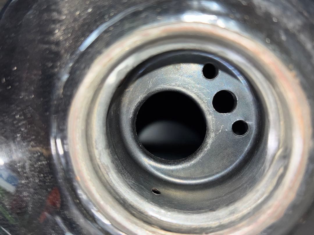 ヤンガスタンク 黒 ゴールドロゴ　3.5ガロン