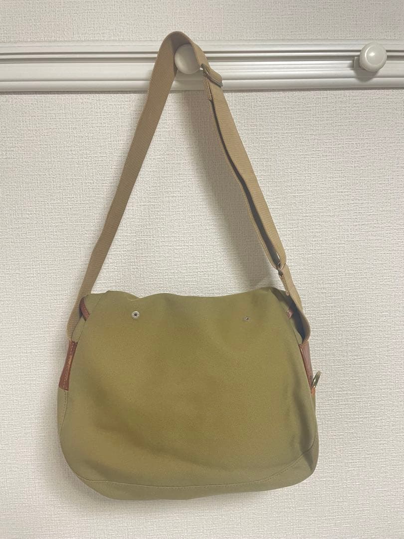Bradyショルダーバッグ