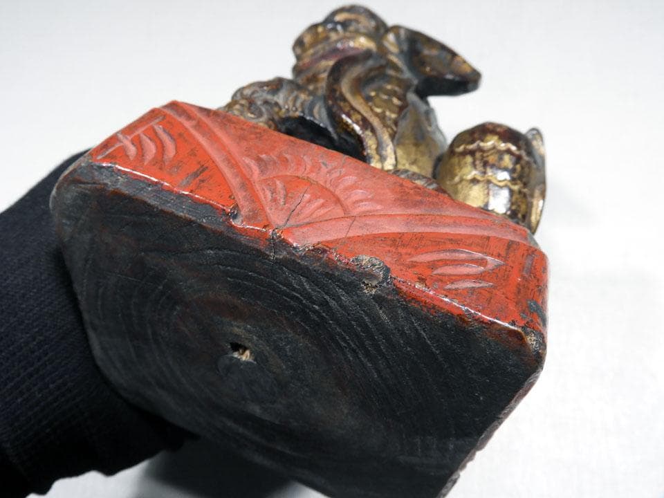 ●時代物 古木の彩色木彫 個性的 趣き 唐獅子 珍品 箱入 高さ14.5cm程度