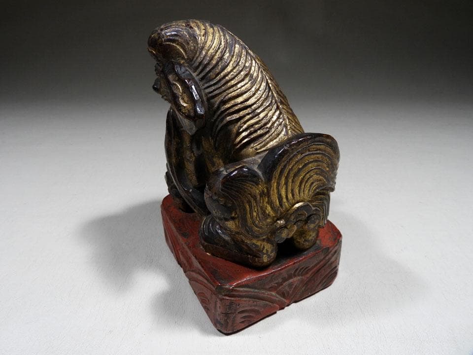 ●時代物 古木の彩色木彫 個性的 趣き 唐獅子 珍品 箱入 高さ14.5cm程度