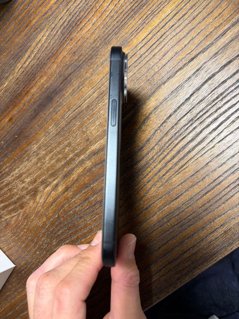 iPhone 15 128GB ブラック　本体